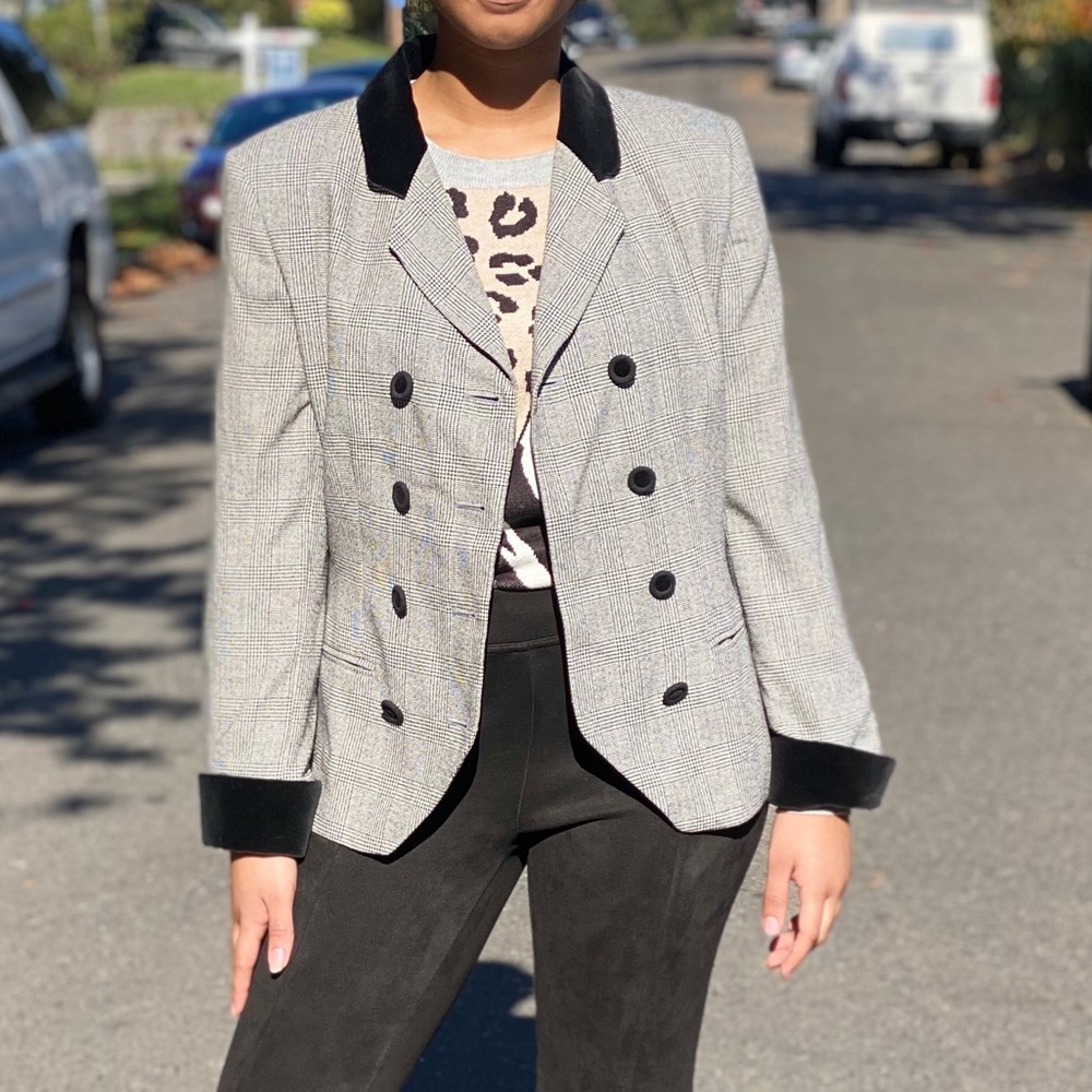 VALERIE STEVENS DOUBLE BREASTED BLAZER